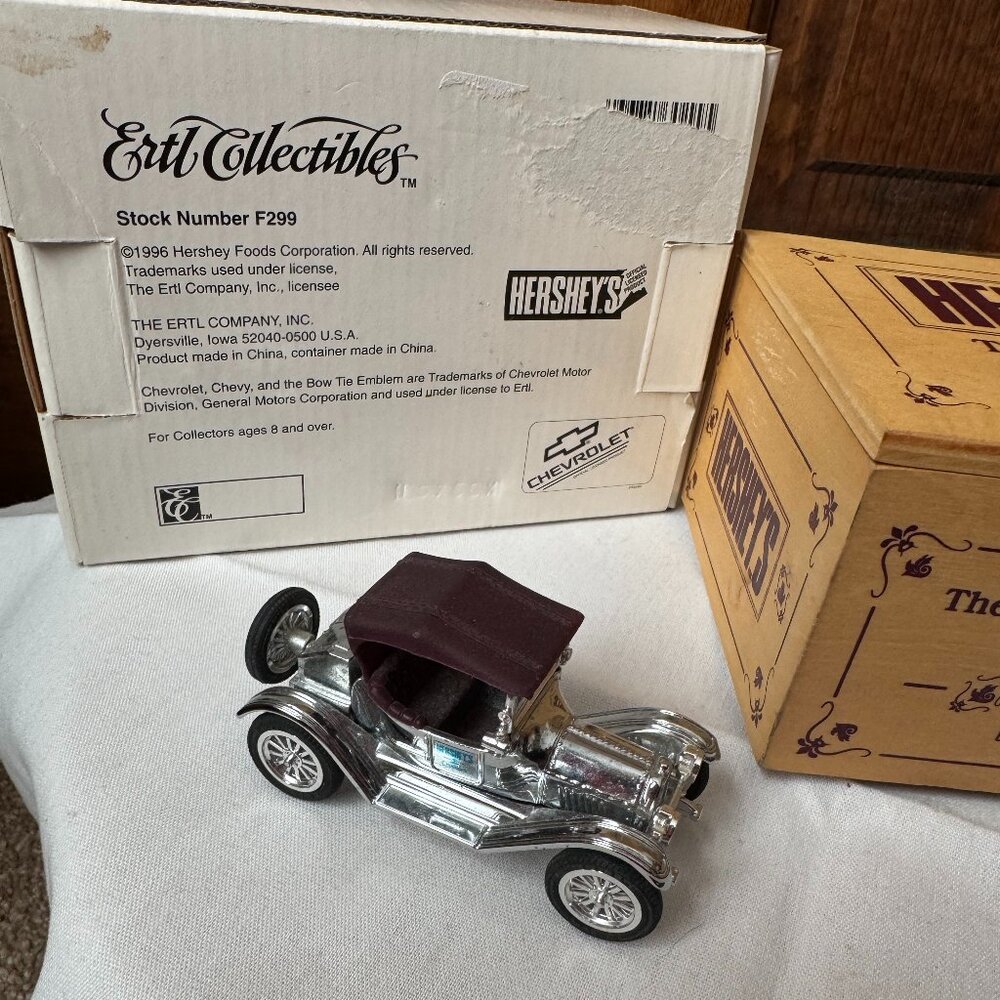 Ertl Collectibles - Hershey's Chocolate 1914 Chevrolet Roadster F299